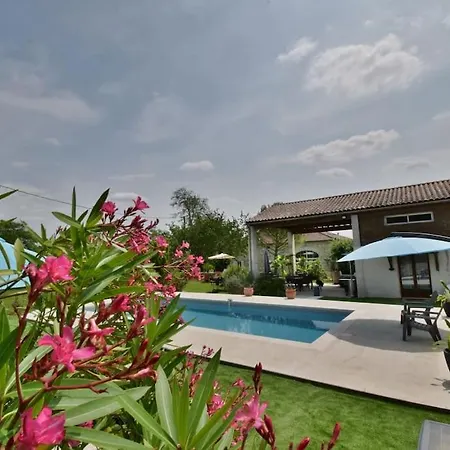 Le Refuge Confortable Avec Terrasse * 奥维河畔卡斯泰尔诺